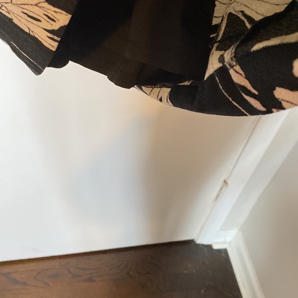 Banana Republic Black and White floral cap sleeve work minidress - Picture 6 of 8